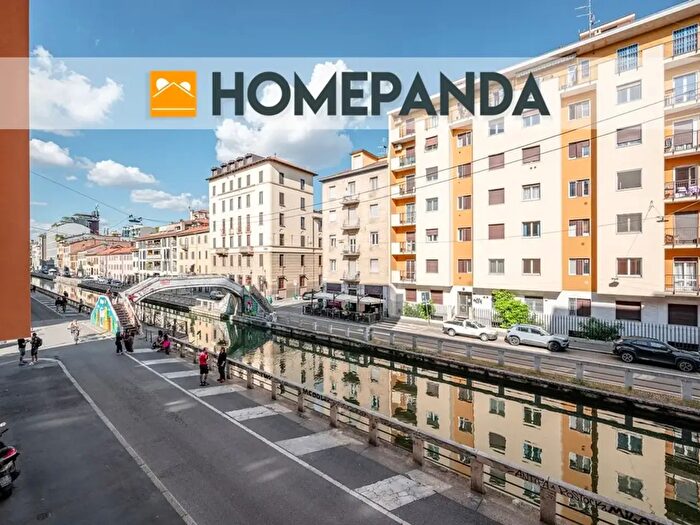 Appartamento trilocale in vendita in Alzaia Naviglio Pavese, Milano