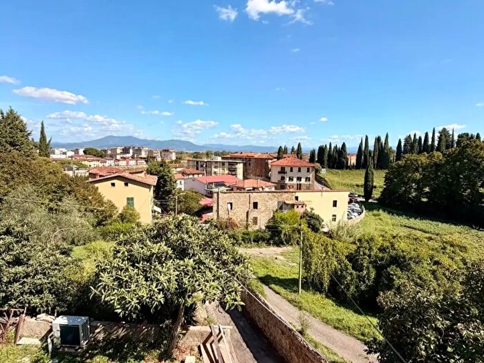 Appartamento con 5 locali in vendita in Via Carlo Pucci, Lastra A Signa