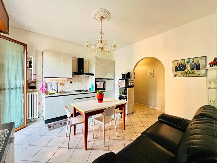 Appartamento quadrilocale in vendita in Viale delle Medaglie d'Oro, Mantova