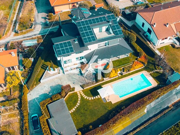 Casa con 5 locali in vendita in Cermenate