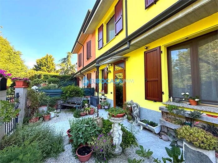 Casa con 6 locali in vendita in Via Padania Gonzaga Mn, Gonzaga