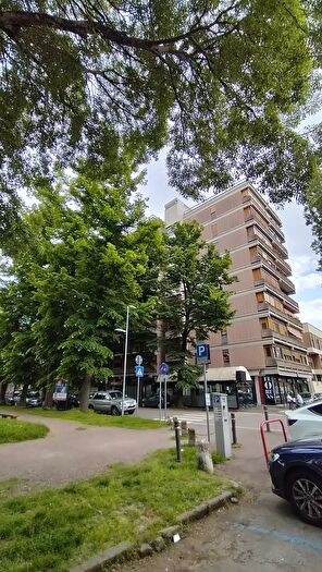 Appartamento con 6 locali in vendita in Via Mario Poledrelli, Ferrara