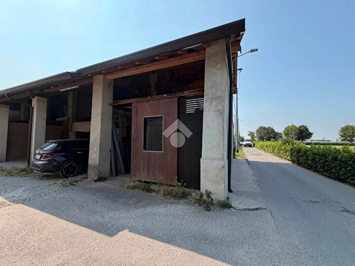 Casa monolocale in vendita in Str per Cascina Canepa, Pessano Con Bornago