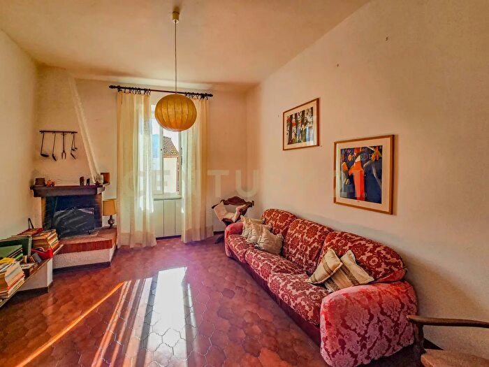 Casa con 6 locali in vendita in Via della Collacchia, Roccastrada