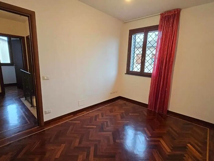 Casa con 5 locali in vendita in San Giuliano Terme