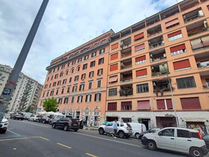 Appartamento trilocale in affitto in Via Gela, Re di Roma, Roma