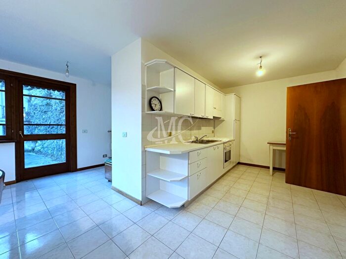 Appartamento trilocale in vendita in Via Vicenza, Rovereto