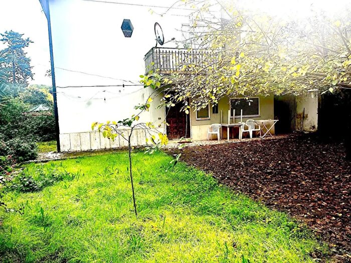 Appartamento con 8 locali in vendita in Via Flacca, Fondi