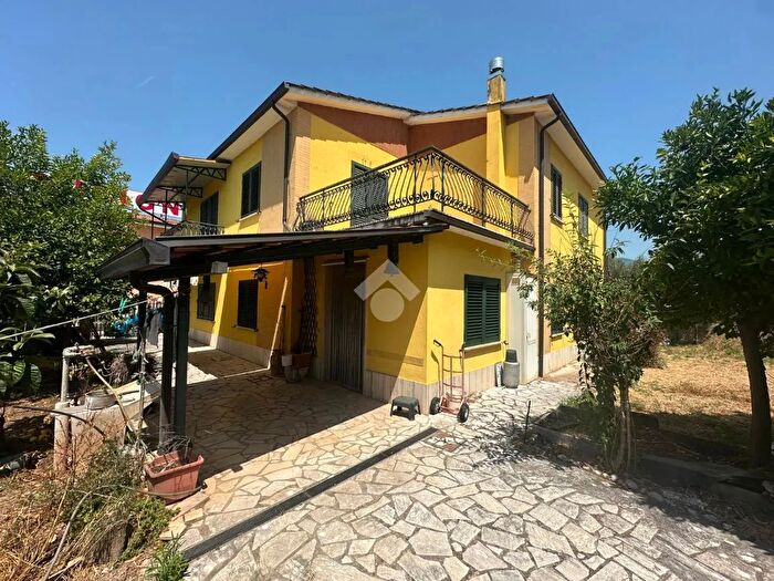 Casa con 7 locali in vendita in Via Chiusanova, SantElia Fiumerapido