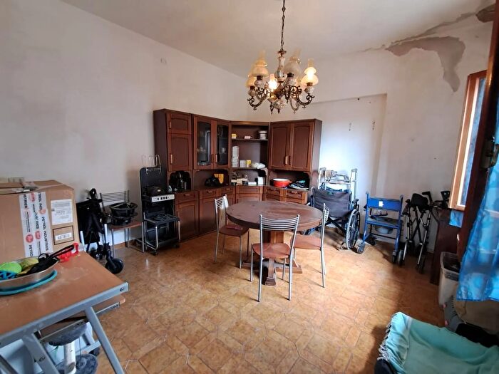 Casa quadrilocale in vendita in Via del Monte Est Bientina, Bientina