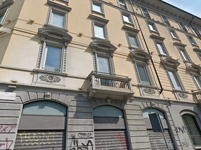 Appartamento trilocale in vendita in Viviani, Milano