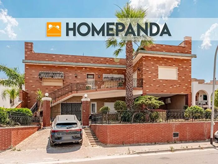 Casa con 11 locali in vendita in Via G Gentile, Castelvetrano