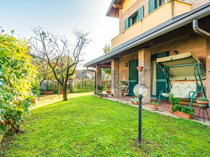 Casa con 5 locali in vendita in Via Leonardo da Vinci, Samarate