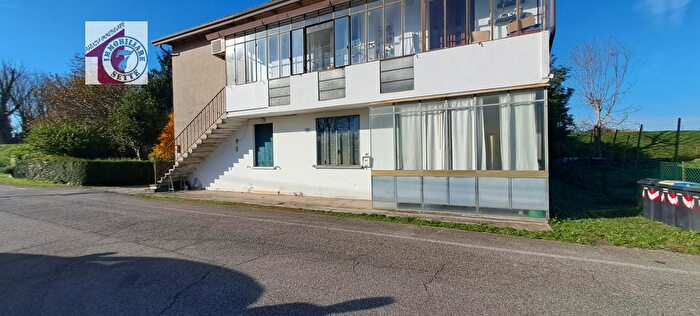 Appartamento quadrilocale in vendita in Via Montà, Padova