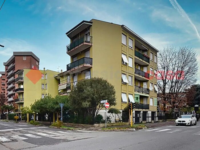 Appartamento trilocale in vendita in Via Alcide De Gasperi, Muggiò