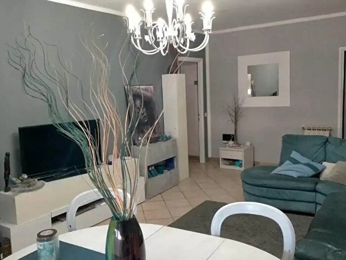 Appartamento con 5 locali in vendita in Carrara