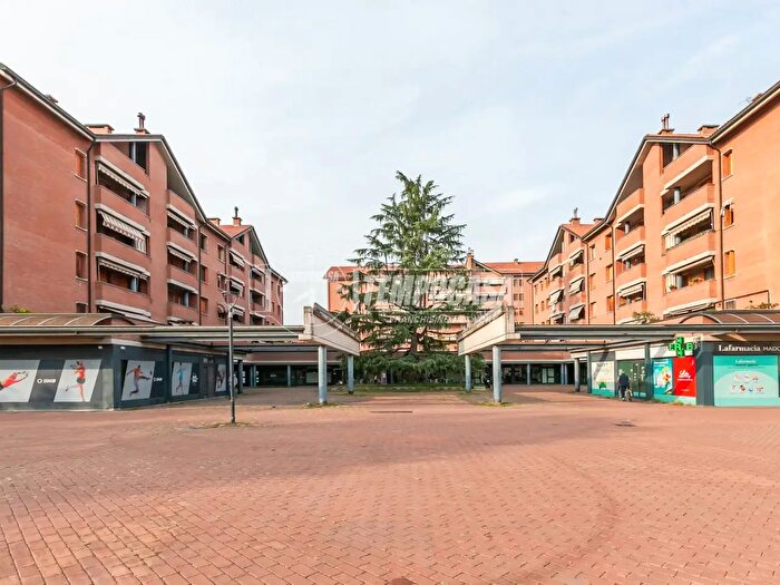 Appartamento trilocale in vendita in Via Madonna in Campagna PZza, Bollate