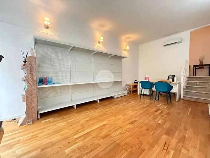 Appartamento bilocale in vendita in Via Donghi, Genova
