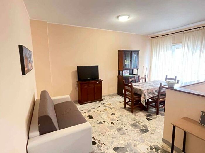 Appartamento trilocale in affitto in Via Rumenia, Torvaianica Celori Mare, Pomezia