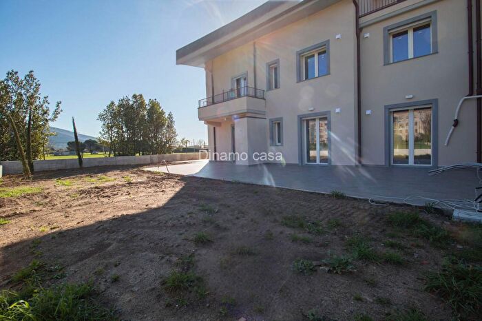 Appartamento con 5 locali in vendita in Prato