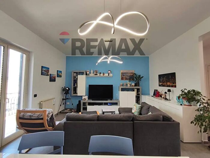 Appartamento con 6 locali in vendita in Corso Vittorio Emanuele, Floridia