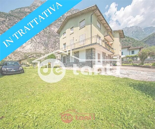 Appartamento con 6 locali in vendita in Via Cacciatori delle Alpi Novate Mezzola So, Novate Mezzola