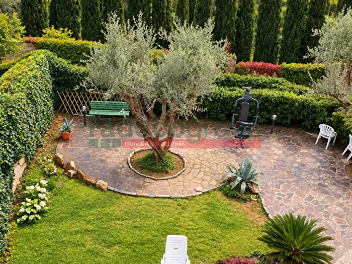 Casa quadrilocale in vendita in Via della Malva, Livorno