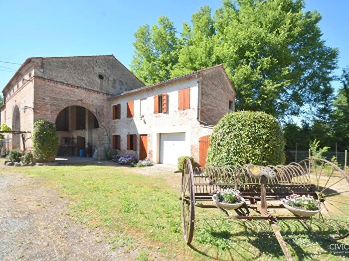 Casa con 12 locali in vendita in Via Ponticelli, Agugliaro