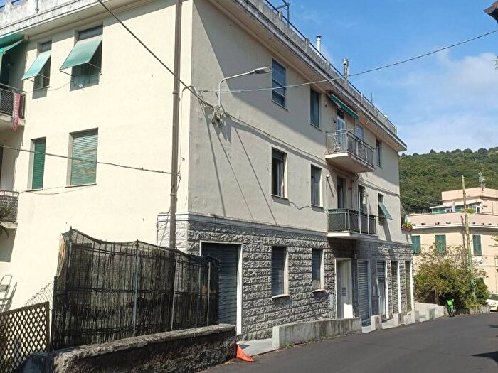 Appartamento trilocale in affitto in Via Giulio Tanini, Borgoratti, Genova