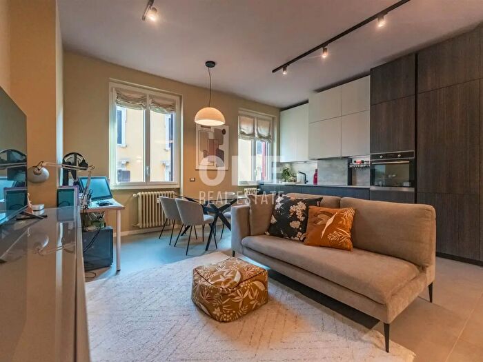 Appartamento bilocale in vendita in Via Roma, Melegnano