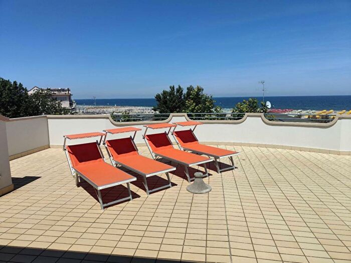 Casa trilocale in affitto in Viale Cristoforo Colombo, Centro, Cervia