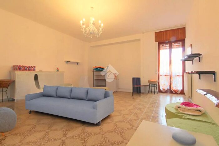 Appartamento trilocale in vendita in Via Carlo Marx, Lucera