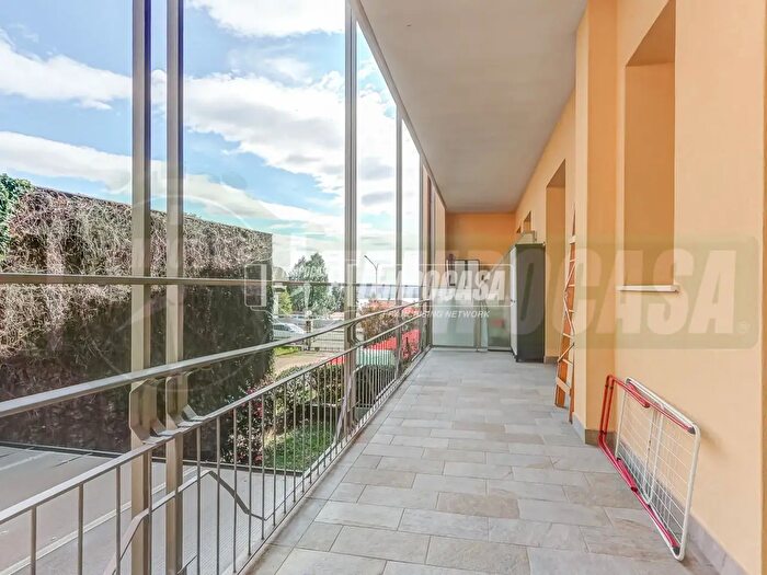 Appartamento trilocale in vendita in Comerio