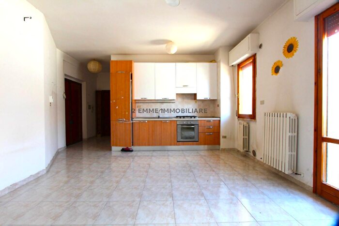 Appartamento quadrilocale in vendita in Viale Genova E, Folignano