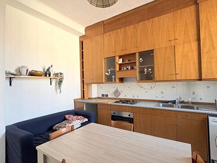 Appartamento trilocale in affitto in Via Amatore Antonio Sciesa, Montenero, Milano