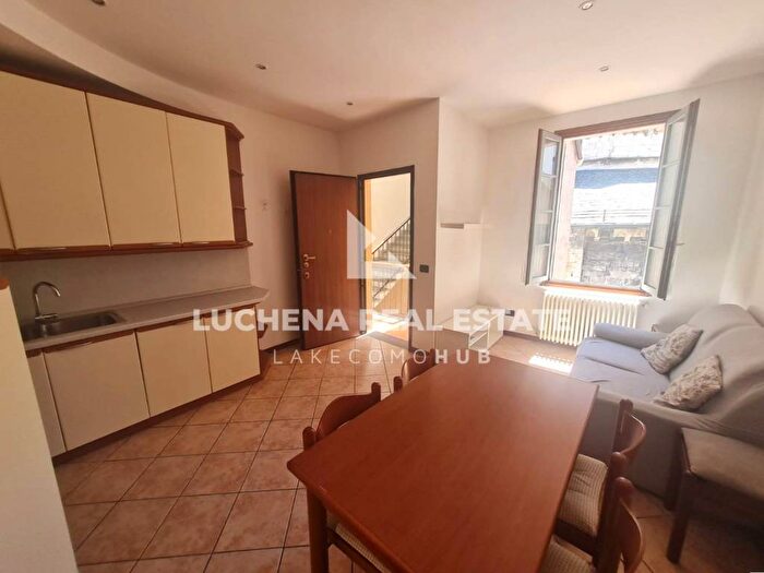 Appartamento bilocale in affitto in Via Indipendenza, Centro Storico, Como