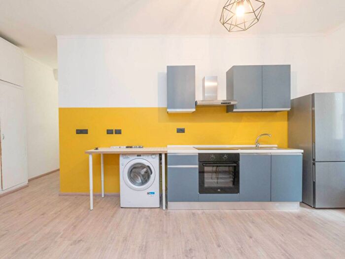 Appartamento quadrilocale in affitto in Via Aosta, Aurora, Torino