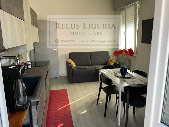 Appartamento trilocale in vendita in Via Dalmazia, Albenga