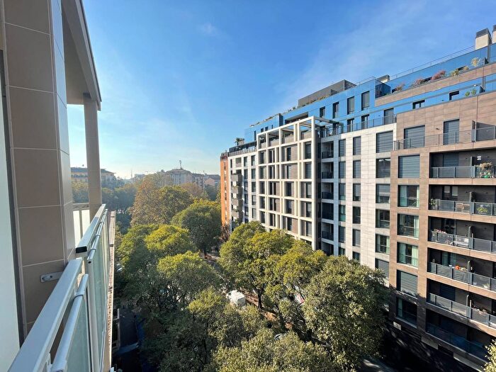 Appartamento trilocale in vendita in Via Principe Eugenio, Milano