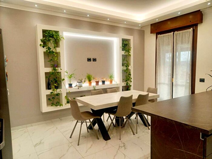 Appartamento con 6 locali in vendita in Via Maggio, Centro, Fontanellato