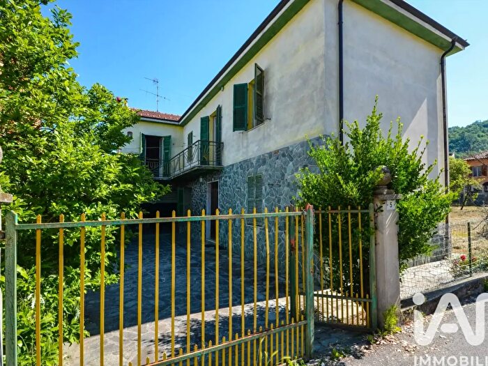 Casa con 6 locali in vendita in Via Tenente Martini, Saliceto