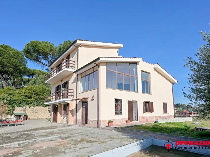 Casa con 5 locali in vendita in V Strada, Castelnuovo Di Porto