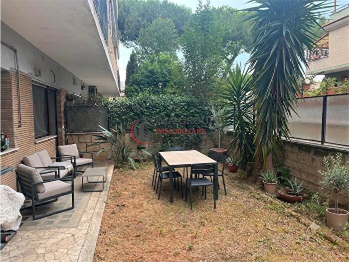 Appartamento trilocale in affitto in Via Remo Pannain, Aurelio Val Cannuta, Roma