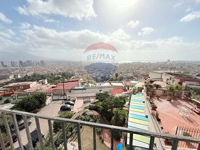 Appartamento quadrilocale in vendita in Via Ottavio Morisani, Napoli