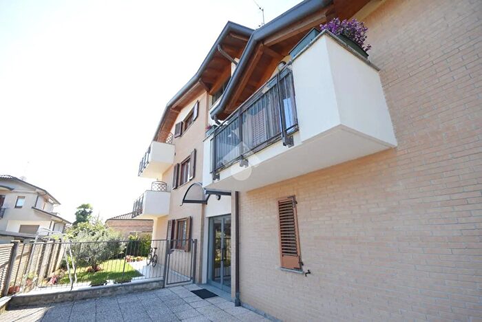 Appartamento trilocale in vendita in Via Meredo, Seveso