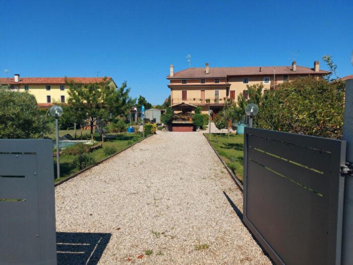 Casa con 6 locali in vendita in Via l Garzoni, Basiliano