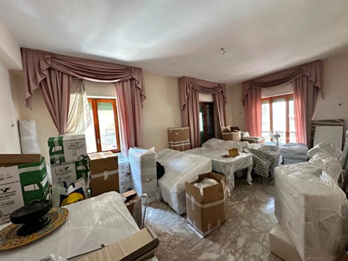 Appartamento con 6 locali in vendita in Reggio Calabria