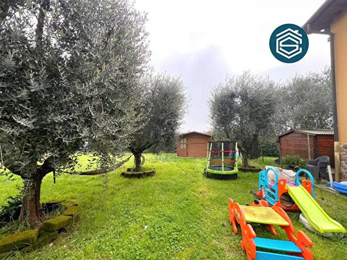 Casa bilocale in vendita in Via Bassa, Campi Bisenzio