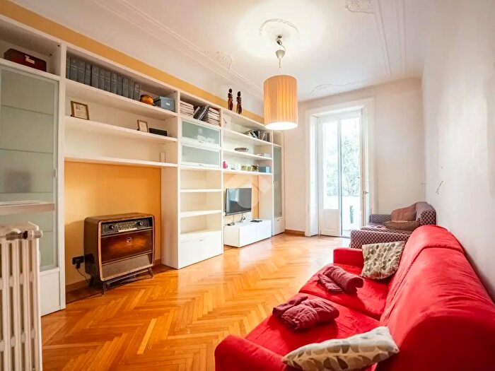 Appartamento trilocale in vendita in Via Francesco Viganò, Milano