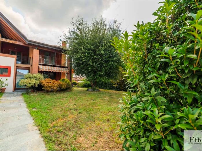 Casa con 6 locali in affitto in Via Maggio, Centro, Gavirate